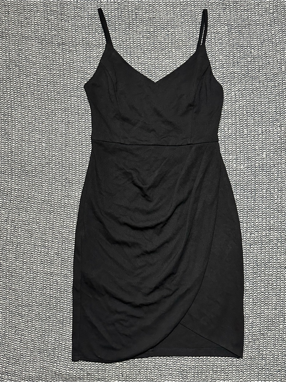 🆕 Classic Black Spaghetti-Strap Dress